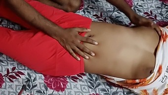 একটি উন্মাদ ভারতীয় স্ত্রীর গরম দৃশ্য